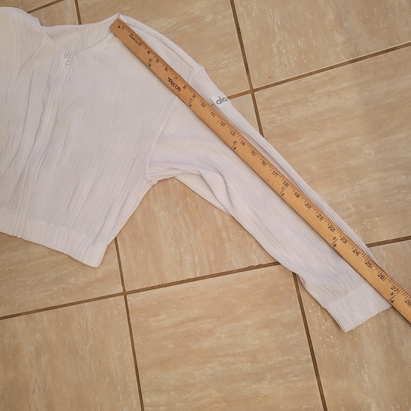 ALO Micro Plisse Jacket White - Picture 3 of 8